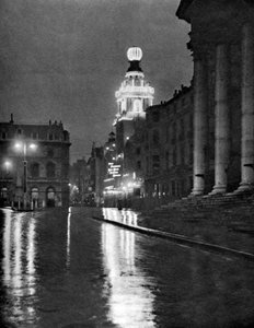 Vått vær på Trafalgar Square, London, 1926-1927