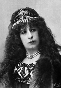 Aimee Tessandier (f.1851-), fransk skuespiller og sanger, fotografert av Paul Nadar mellom 1890 og 1905, hentet fra samlingen Felix Potin, 500 samtidskjendiser, operasangere og det dramatiske Frankrike av Paul Nadar