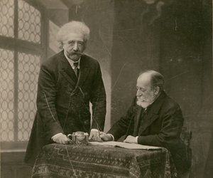 [To menn i interiøret, sannsynligvis René Thorel og Hollman] av Paul Nadar