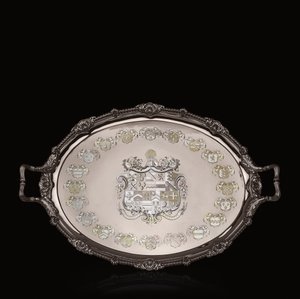 George III tebrett med heraldisk gravering