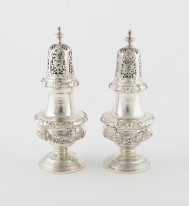 Pair of Casters, London, 173243.    1162316   no       norwegian Successfully Translated  Original: Interior view of the Oak Room, New River Head, Finsbury, London, 1886 Translat: Interior view of the Oak Room, New River Head, Finsbury, London, 1886 114789