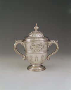 Tohåndskopp og lokk, 1730-31