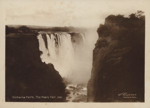 Victoria Falls, The Main Fall (s/hvitt bilde) av Percy M. Clark