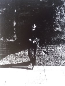 VINTAGE B&W PHOTO No.7, 1974 (FOTO) av Peter McClure