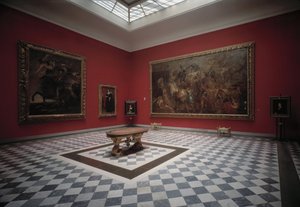 Museets sal som presenterer Henri IV i slaget ved Ivry og Triumphal Entree of Henry IV i Paris av Rubens av Peter Paul Rubens