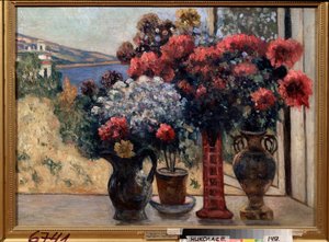 Blomster mot havet. Maleri av Pyotr Ivanovich Petrovichev (Pyotr Petrovichev) (1874-1947), olje på lerret