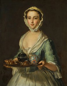 En ung kvinne som holder et tebrett, muligens Hannah, kunstnerens hushjelp.