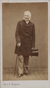 Portrett av komponisten Gustave Vogt 1781-1870. av Photo studio Legé and Bergeron.