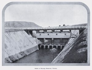 Utløp til Waranga Reservoir, Victoria (s/hv-bilde) av Photographer Australian