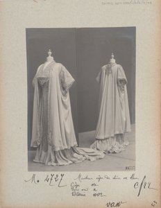 Albumside: House of Worth, Coat av Photographer French