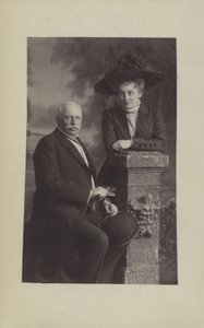 Graf Ferdinand von Zeppelin, tysk luftskipdesigner og konstruktør, og kona Isabella (s/hv-bilde) av Photographer German