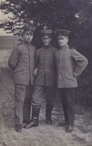 Gruppe på tre tyske hærsoldater (s/hvitt bilde) av Photographer German