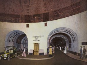 Hamburg: Elbtunnel, bygget 1908-11, lengde 450m, dybde 20m under havoverflaten, koster ca 11 Mill M (foto)