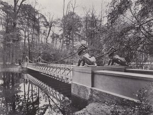 I Tiergarten, Lowenbrucke (s/hvitt bilde) av Photographer German