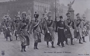Kaiser Wilhelm II av Tyskland og hans seks sønner i militæruniform (s/hv-bilde) av Photographer German