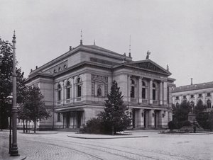Leipzig: Gewandhaus og Mendelssohn-monumentet (s/hvitt-bilde) av Photographer German