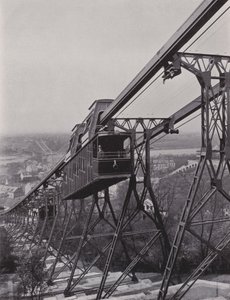 Loschwitz, hengende jernbane (s/hv-bilde) av Photographer German