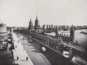 Oberbaum-broen med den forhøyede jernbanen (s/hvitt-bilde) av Photographer German