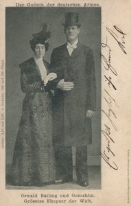 Oswald Balling og hans kone, det høyeste ekteparet i verden (s/hv-bilde) av Photographer German