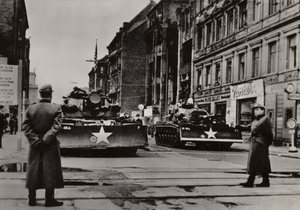Spesielt alvorlige provokasjoner ble startet mellom 24. og 28. oktober 1961 da tungt bevæpnede amerikanske soldater, støttet av stridsvogner, gjentatte ganger krenket den tyske demokratiske republikkens statsgrense (s/hv-bilde) av Photographer German