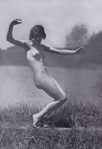 The Body Beautiful, Physical Culture for Women (s/hvitt-bilde) av Photographer German