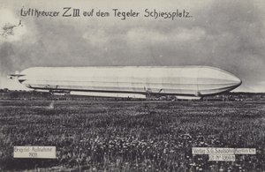 Zeppelin LZ III på Tegel skytefelt, Berlin (s/hvitt bilde) av Photographer German