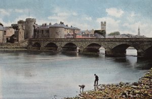 Sør-Irland: Thomond Bridge og King John's Castle, Limerick (farget bilde)