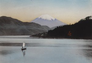 Japan, ca. 1912: Fuji-fjellet fra Hakone-sjøen (bilde) av Photographer Japanese