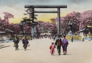Japan, ca. 1912: The Enormous Bronze Torii for Shokonsha eller ånd som påkaller helligdom for døde soldater i nasjonale problemer, Tokyo (bilde) av Photographer Japanese