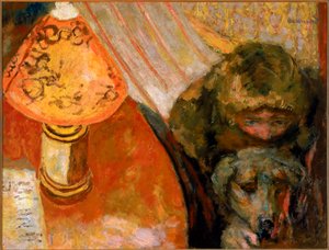 Maleri av et interiør opplyst av lampelys av Pierre Bonnard