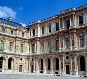Arkitektur: utsikt over den firkantede gårdsplassen ved Louvre. Realisert av Pierre Lescot (1515-1578)