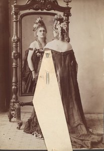 [Grevinne de Castiglione], 1895. av Pierre Louis Pierson