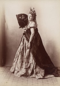 [Grevinne av Castiglione, fra Series of Roses], 1895.