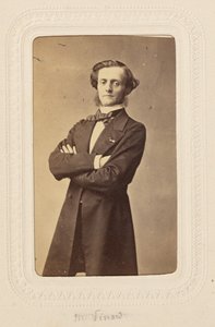  av Pierre Petit