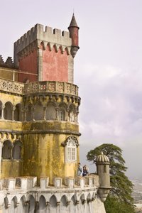 Et slottstårn av Portuguese School