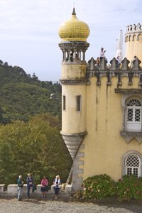 Utsikt over et kuppelformet tårn av Portuguese School
