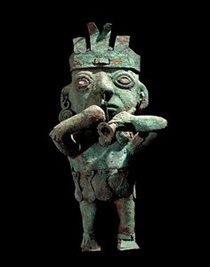 Pre-colombiansk kunst, Vicus-kultur (Peru): bronsestatuett som representerer en musiker. Omtrent 200 e.Kr. JC. Lima, Gold Museum, Peru