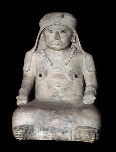 Før colombiansk kunst: gammel kvinne med hodedeksel. Skulptur fra Veracruz (Mexico)