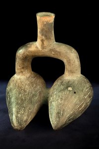 Phytomorph keramikk med dobbel kropp og stigbøylehåndtak / Kunstnerisk pr (terrakotta)