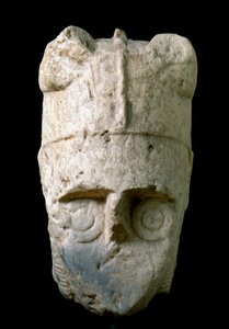 Hodet for en bueskytter med en hornhjelm (miles cornutus), fra Monte Prama (Cabras), bevart ved National Archaeological Museum of Cagliari av Prehistoric Prehistoric