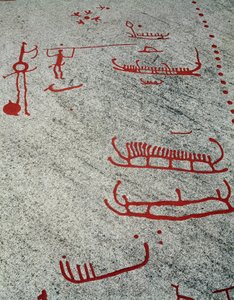 Nordisk bronsealder: båter og sleder, helleristninger i Tanum, Sverige av Prehistoric Prehistoric