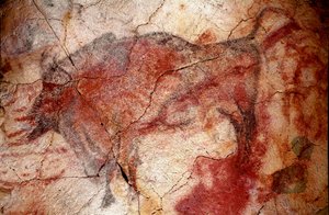 Forhistorie: "" bison i hvile"" bergmaleri av øvre paleoloitikum (magdalensk) (mellom 16500 og 14000 år siden) steinalderbisonhule, Altamira, Santander, Spania av Prehistoric Prehistoric