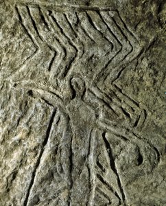 Forhistorie, bergkunst: helleristning (graffiti på stein) av en representasjon av en menneskelig figur. neolitikum, steinalder. (Aserbajdsjan) Bronsealder. Baku, Aserbajdsjan statlige religionshistoriske museum av Prehistoric Prehistoric