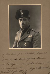 Album "MVSN- Blackshirts": Console of the Militia i uniform, 07/1935 (s/hv-bilde) av R. Petrelli