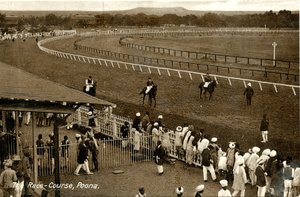 Race-Course, Poona, ca. 1900-30 (sepia-bilde) av Raphael Tuck and Sons