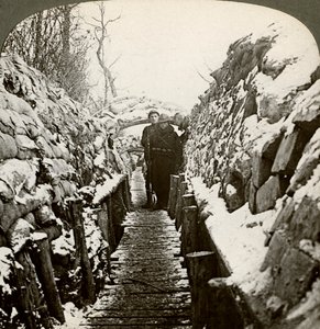 Vinter i de belgiske skyttergravene i Nieuwpoort, Belgia på 1900-tallet. av Realistic Travels Publishers