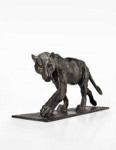 Panther walking, bakre ben hevet, ca. 1904 (patinert bronse) av Rembrandt Bugatti