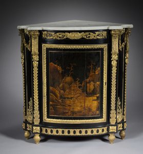 Hjørneskap, ca. 1765-1770 (ibenholt finer, japansk lakk, forgylt bronsefester) av Rene Dubois