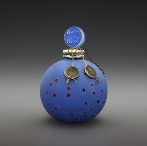 Dans la Nuit, flaske designet 1924, laget ca. 1930 (glass, emalje, papir, forgylt og metalltråd) av Rene Jules Lalique