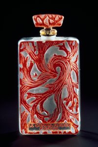 Glassflakon til parfymen Red Coral (Le Corail Rouge) av Forvil av Rene Jules Lalique